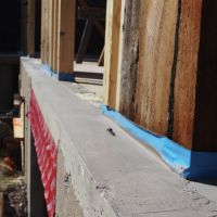 La fameuse fondation après avoir été égalisée avec le béton auto-lissant.