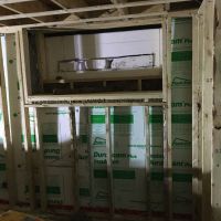 travail autour des fenêtres du sous-sol.